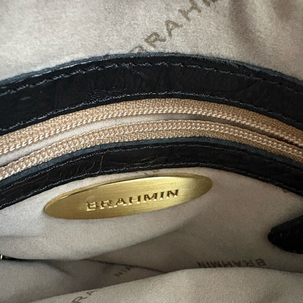 RARE Brahmin Black Croc-Embossed Crossbody Bag - Picture 6 of 12